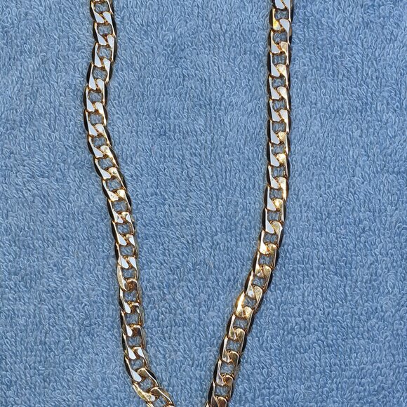 Chunky White Crystal Gold Tone Tree of Life Pendant & Necklace - Picture 12 of 12